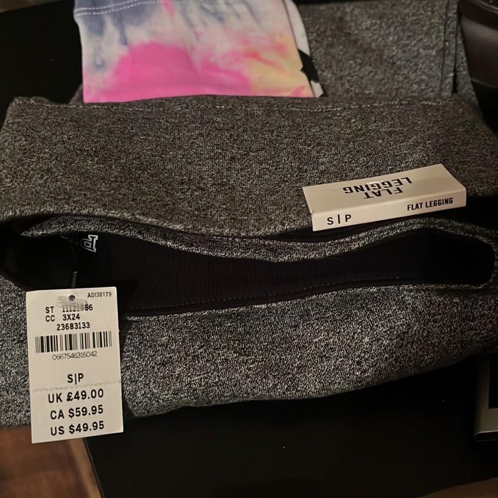 NWT VS PINK cortton leggings.  Size S - Picture 6 of 6